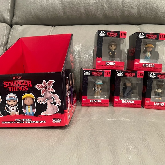 BNIB Stranger Things Funko Mini lot of 5 figurines - Picture 1 of 6